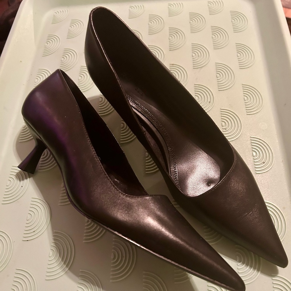 H & M Black butter soft leather pointed heels size 8.5. Luxurious collection.